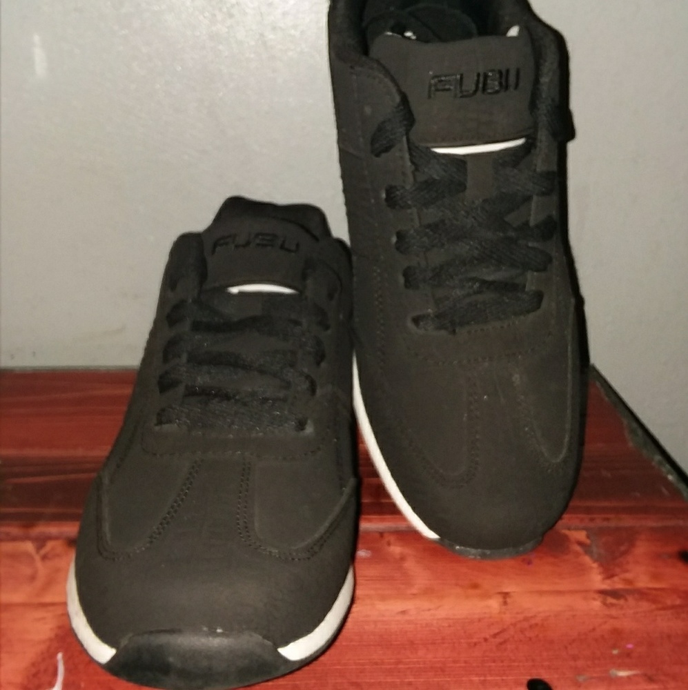 Mens size 8 Fubu tennis shoes